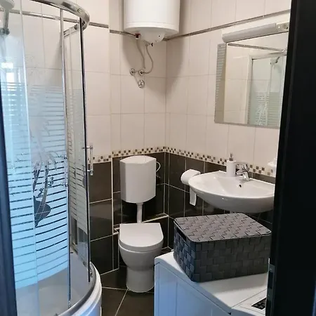 With Parking Space Mocici, Dubrovnik - 12856 Апартаменты Чилипи