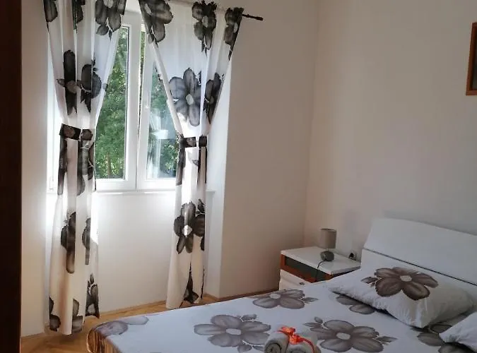 Apartman With Parking Space Mocici, Dubrovnik - 12856 Čilipi